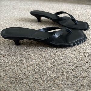 Dolce Vita Tasiah Kitten Heel Thong Sandal.